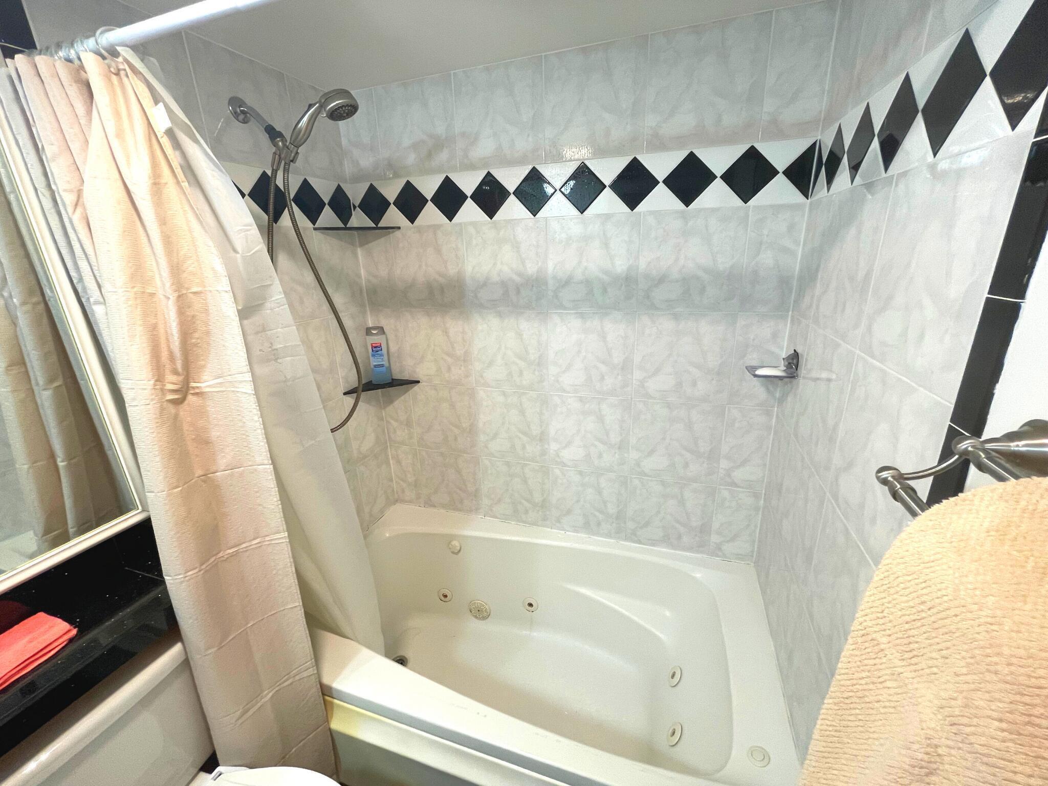 2805 SW 22nd Avenue 2070