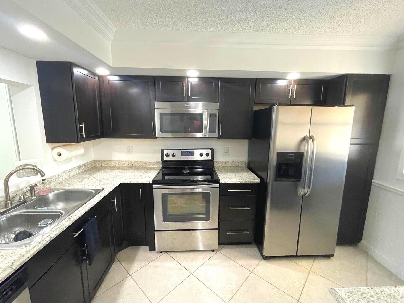 2805 SW 22nd Avenue 2070