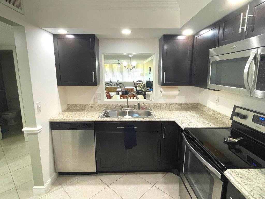 2805 SW 22nd Avenue 2070