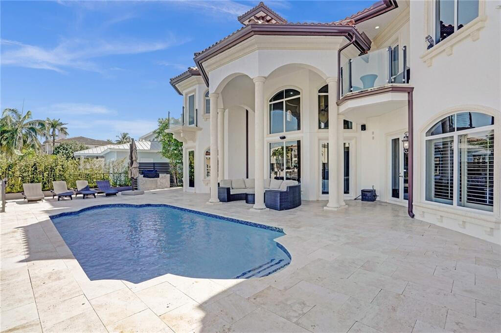 2801 NE 48th Street