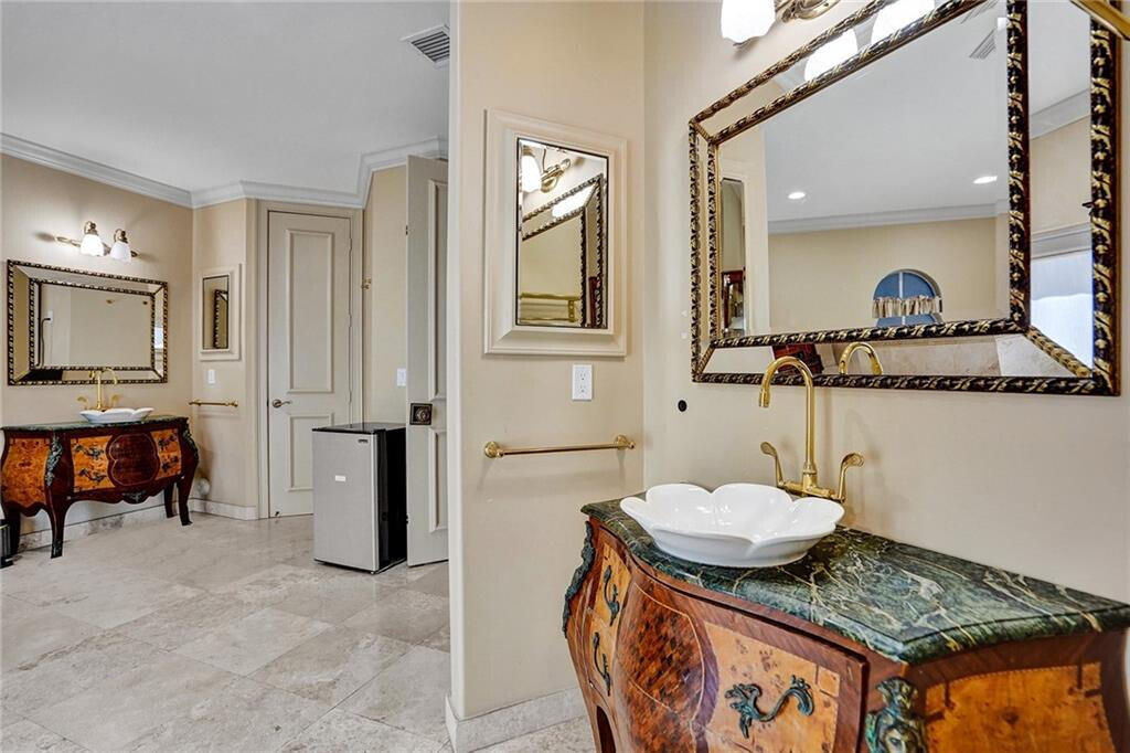 2801 NE 48th Street