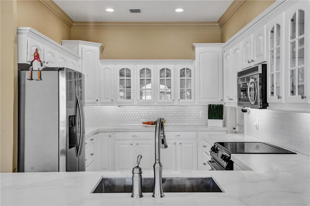 2801 NE 48th Street