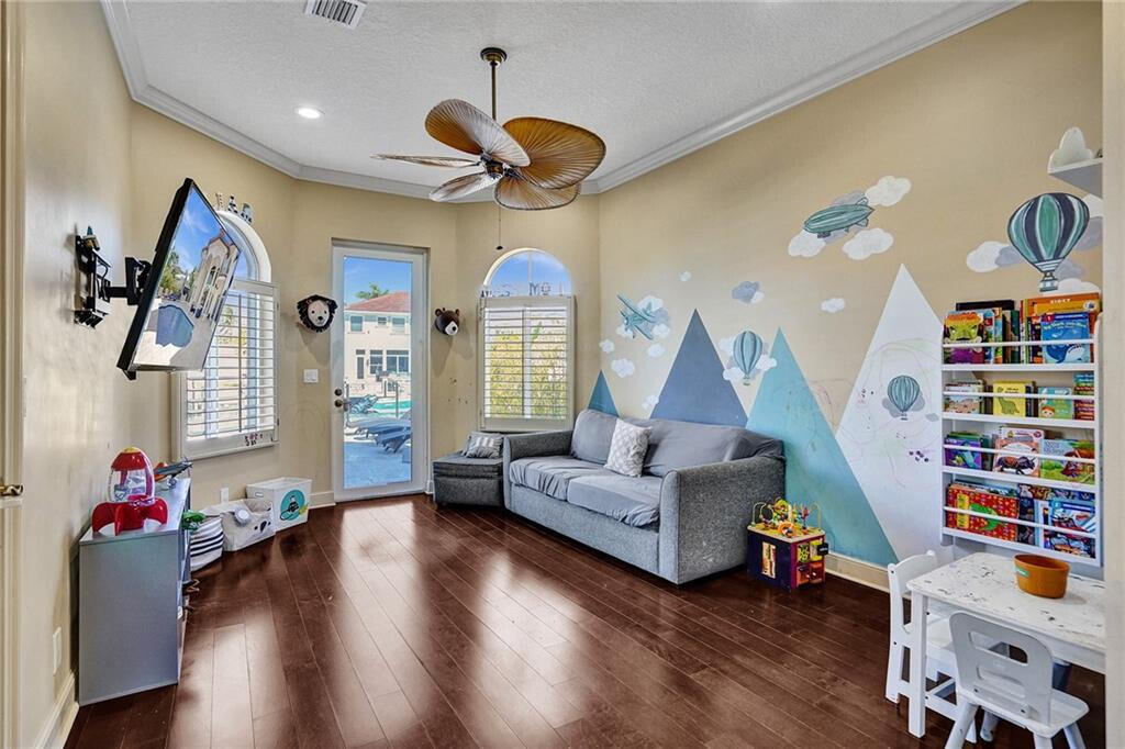 2801 NE 48th Street