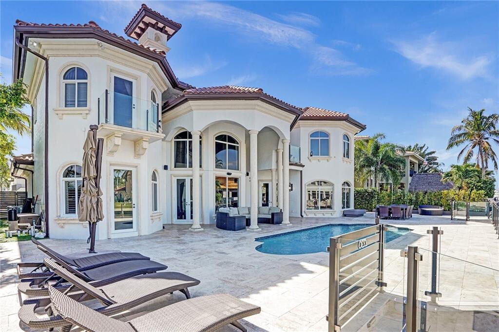 2801 NE 48th Street