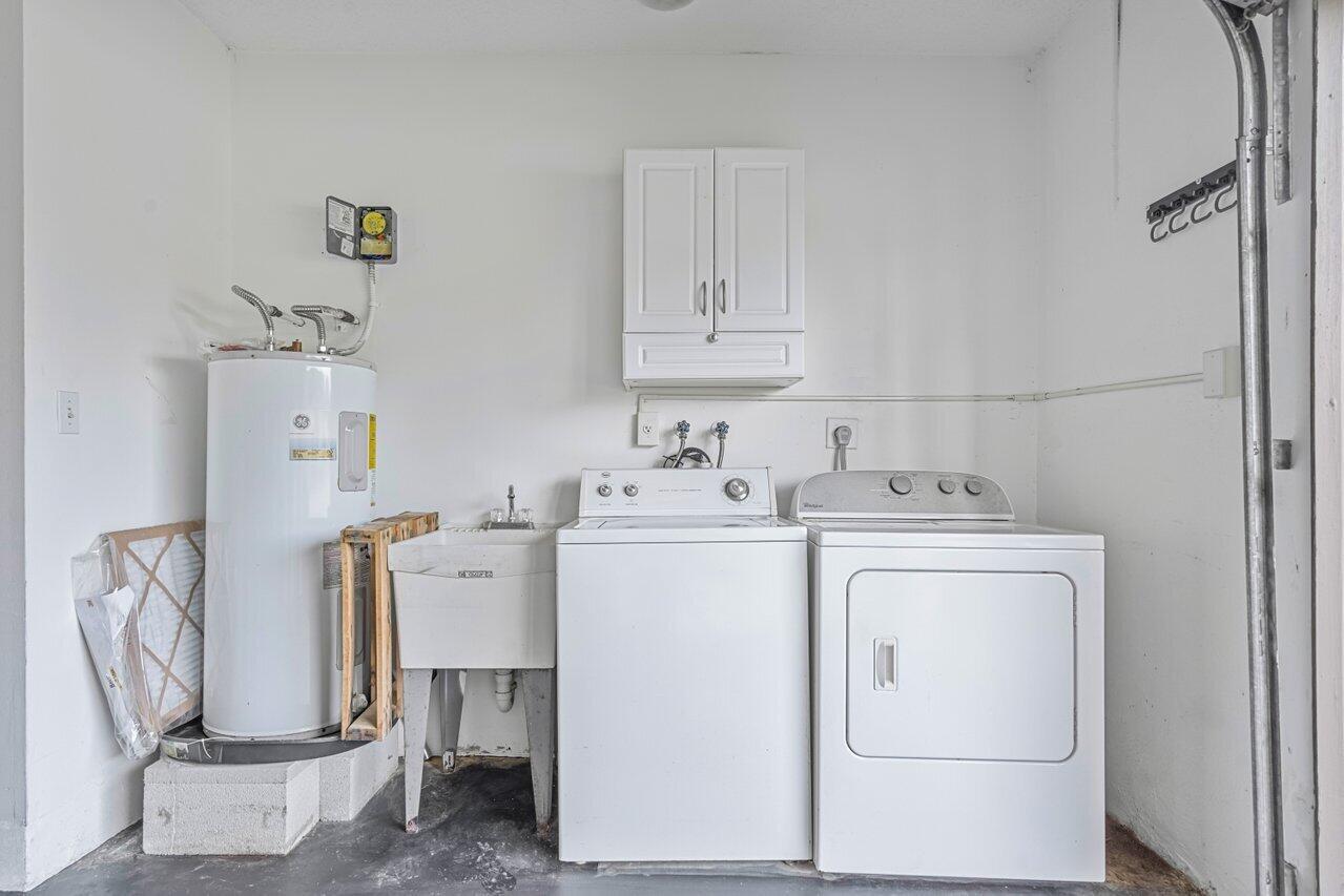 10621 Greenbriar Court