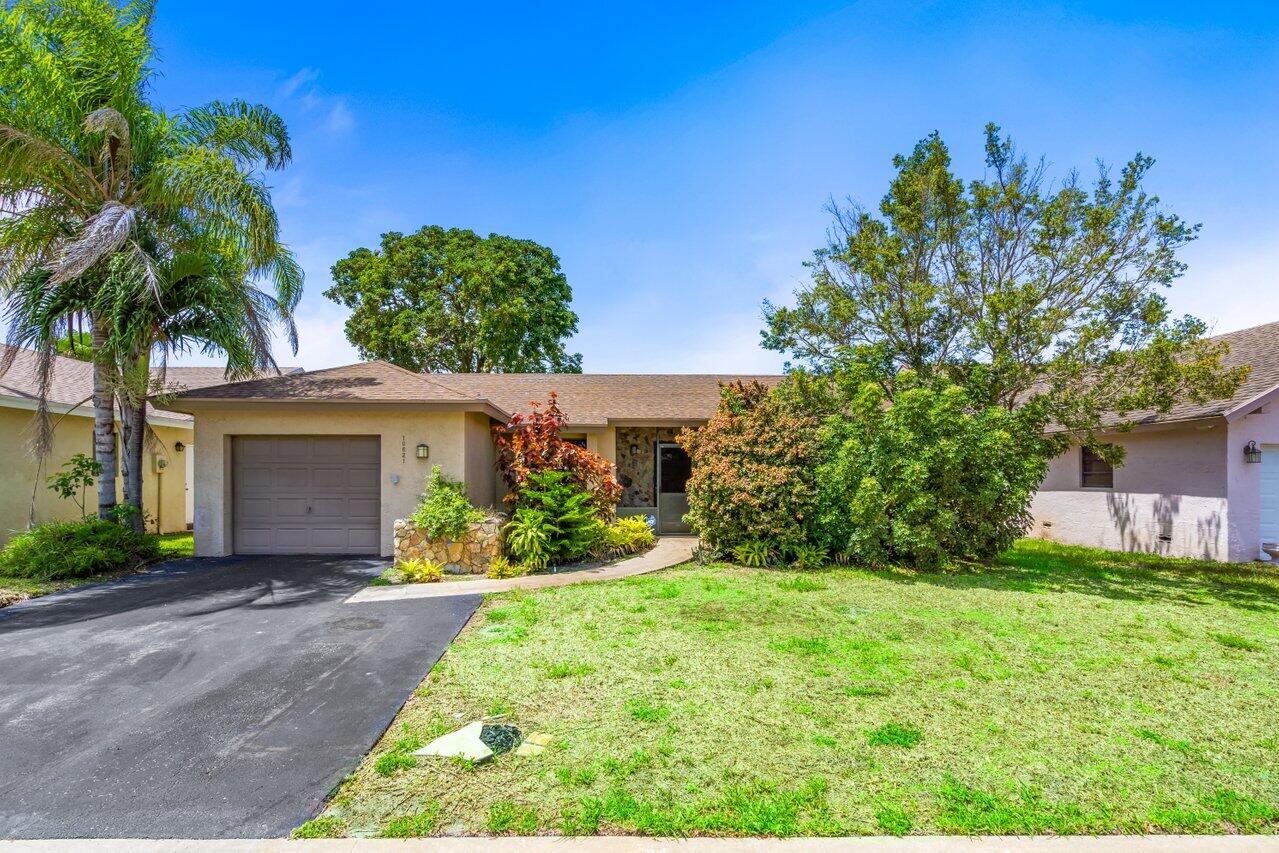 10621 Greenbriar Court