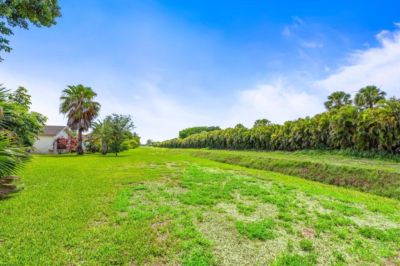 10621 Greenbriar Court