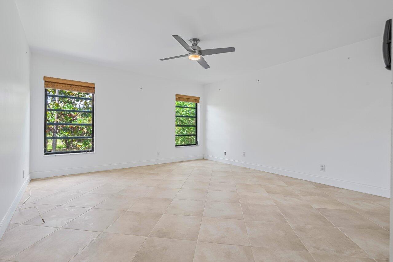 10621 Greenbriar Court
