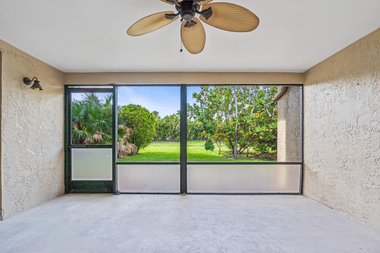 10621 Greenbriar Court