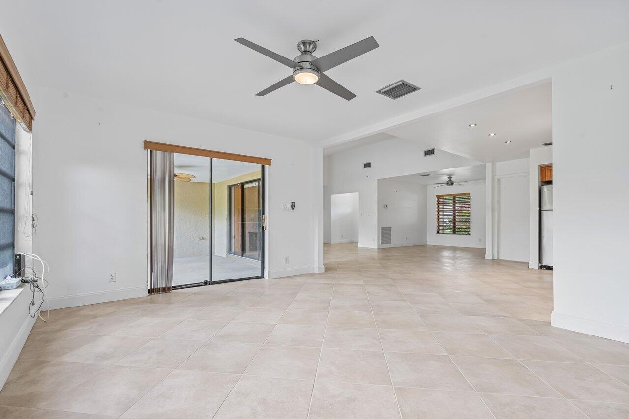 10621 Greenbriar Court