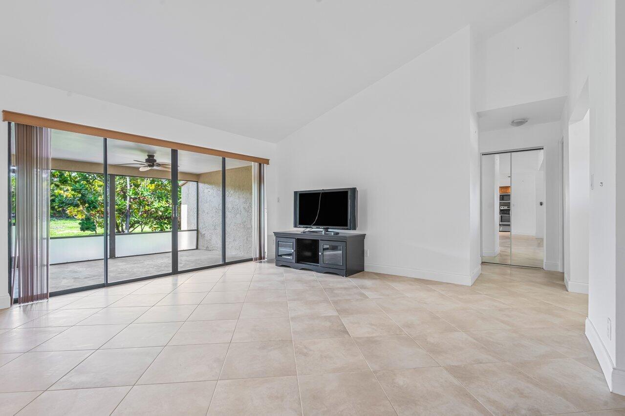10621 Greenbriar Court