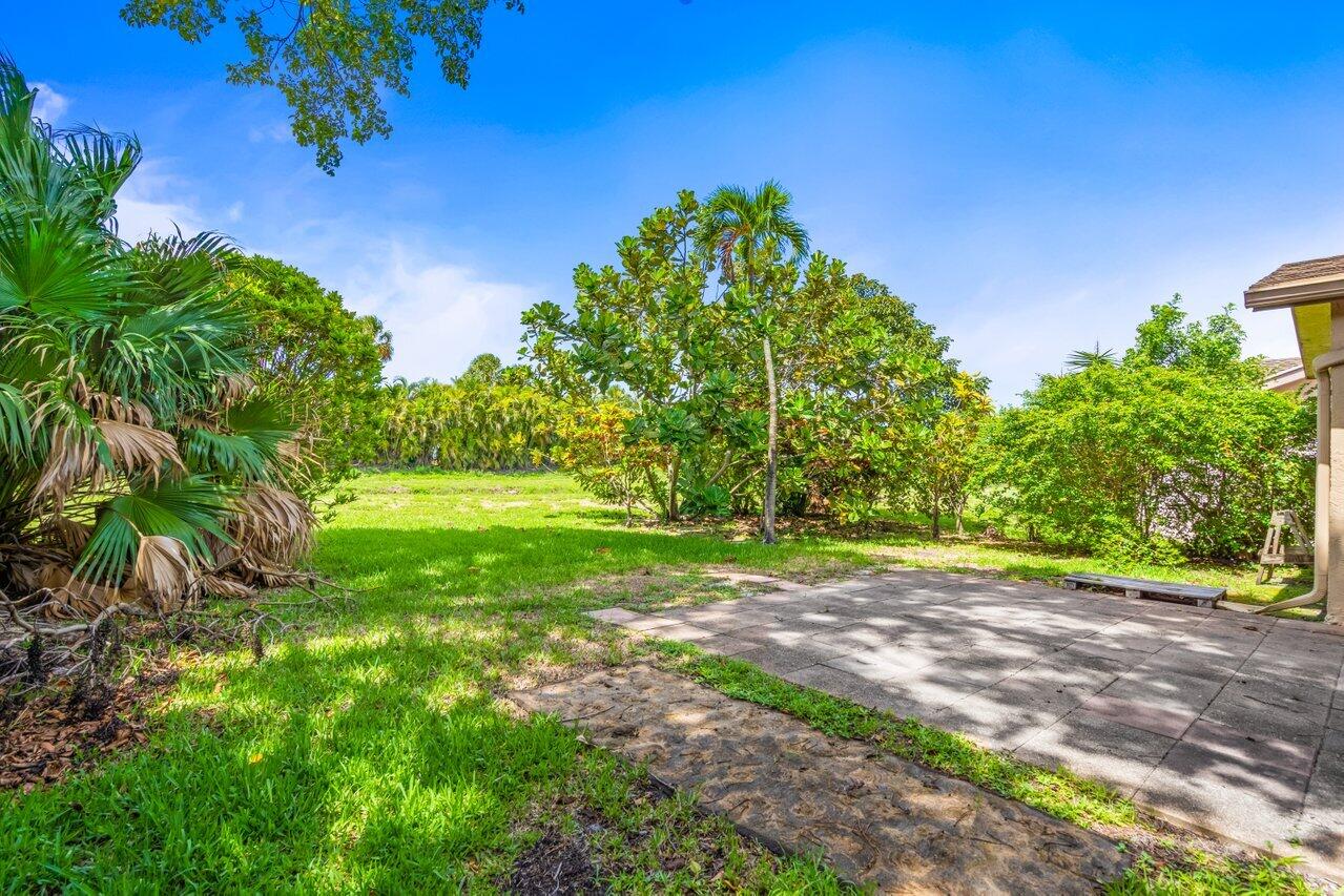 10621 Greenbriar Court