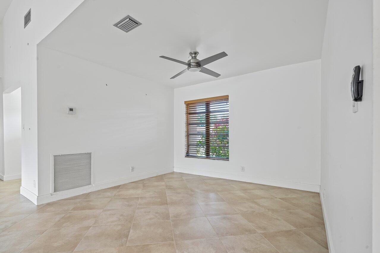 10621 Greenbriar Court