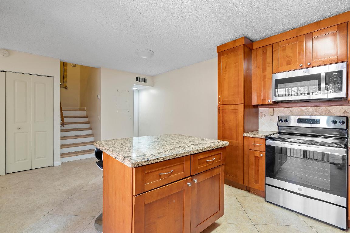 3112 Spanish Wells Drive, 14-B, Delray Beach Unit: 14-B