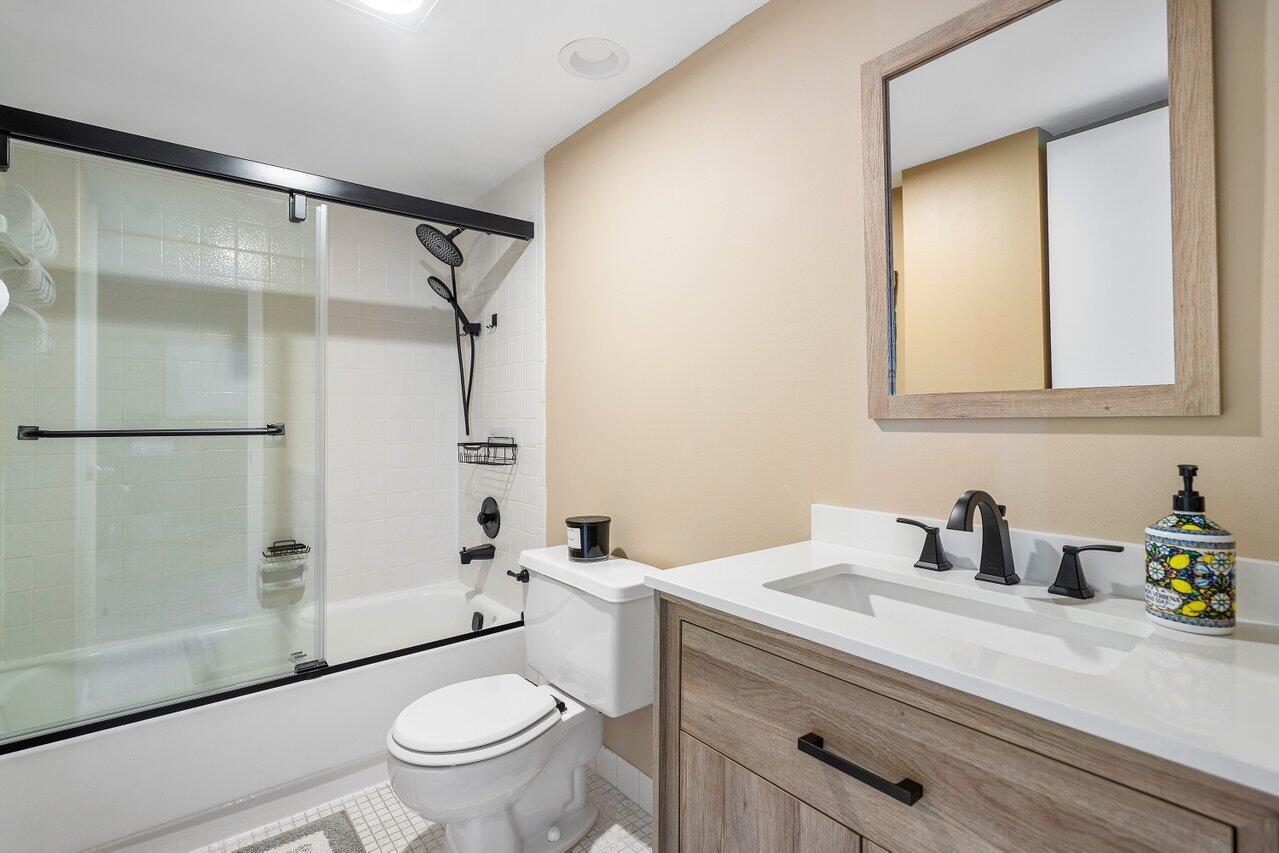 22 Royal Palm Way Unit 402, Boca Raton Unit: Unit 402