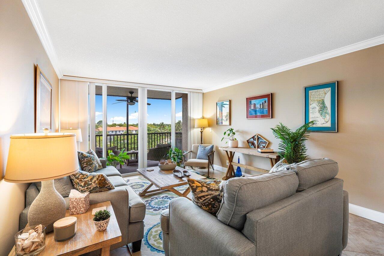 22 Royal Palm Way Unit 402, Boca Raton Unit: Unit 402