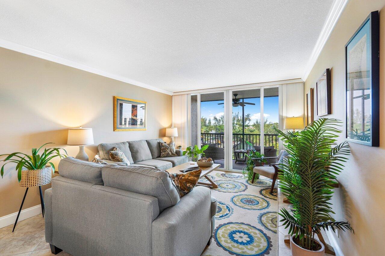 22 Royal Palm Way Unit 402, Boca Raton Unit: Unit 402