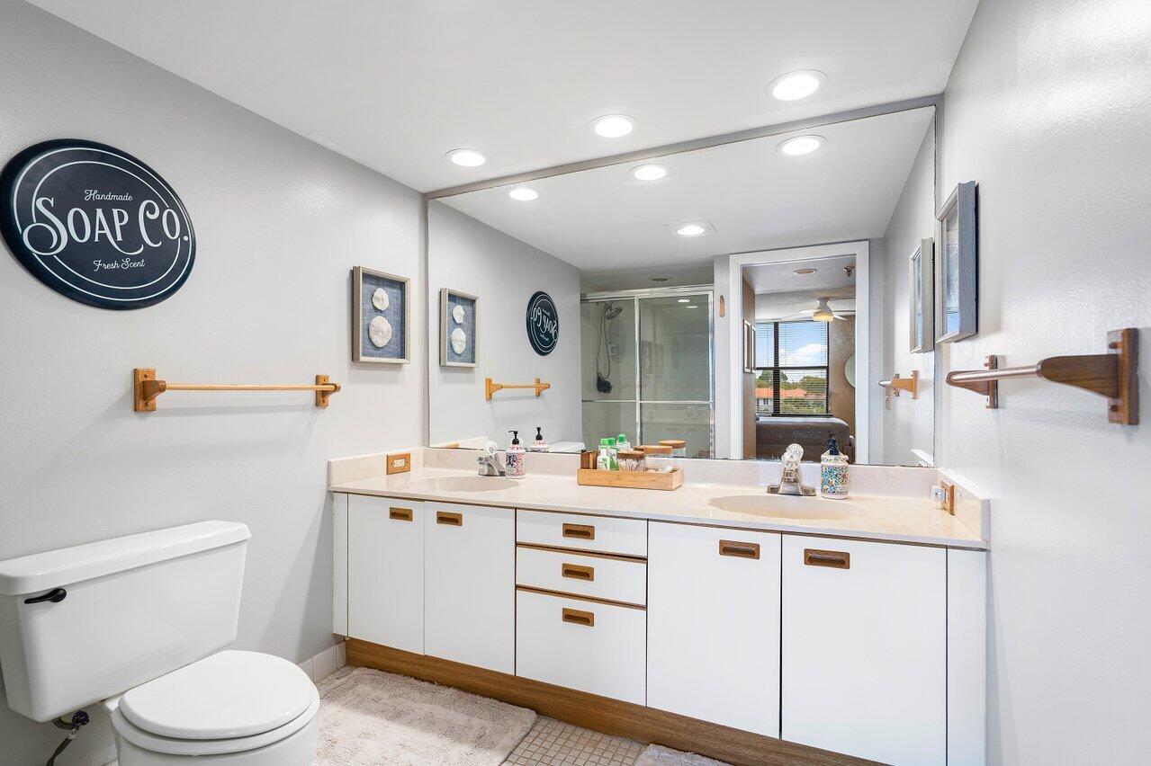 22 Royal Palm Way Unit 402, Boca Raton Unit: Unit 402