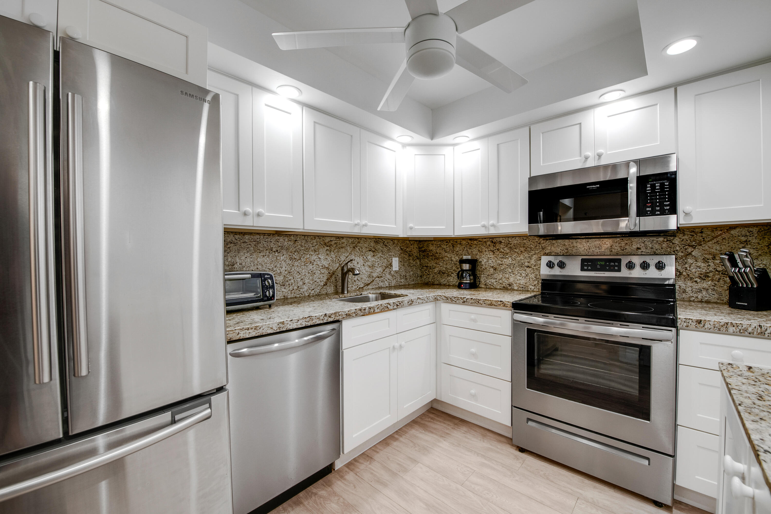 4511 S Ocean Boulevard 404, Highland Beach Unit: 404