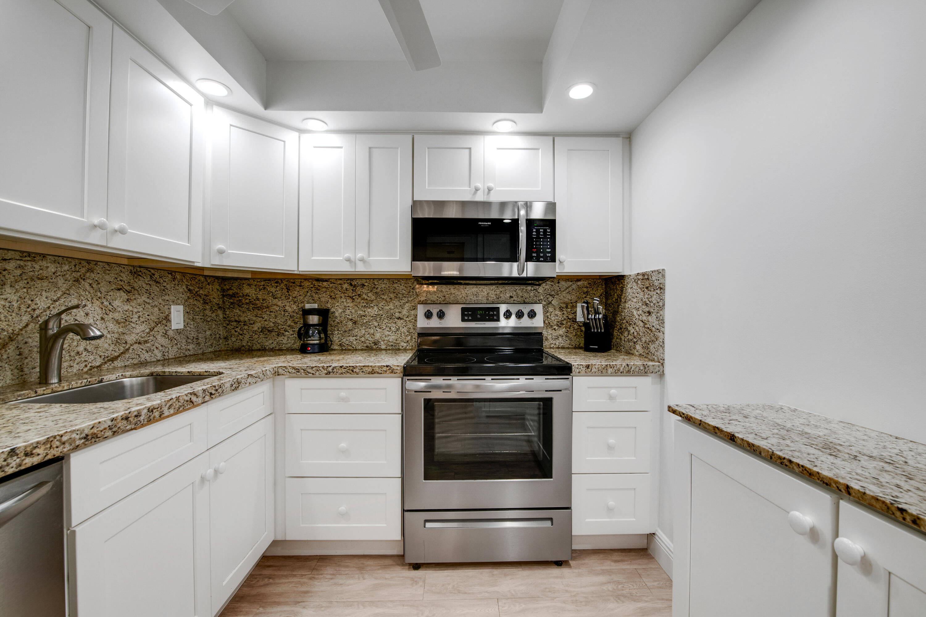 4511 S Ocean Boulevard 404, Highland Beach Unit: 404