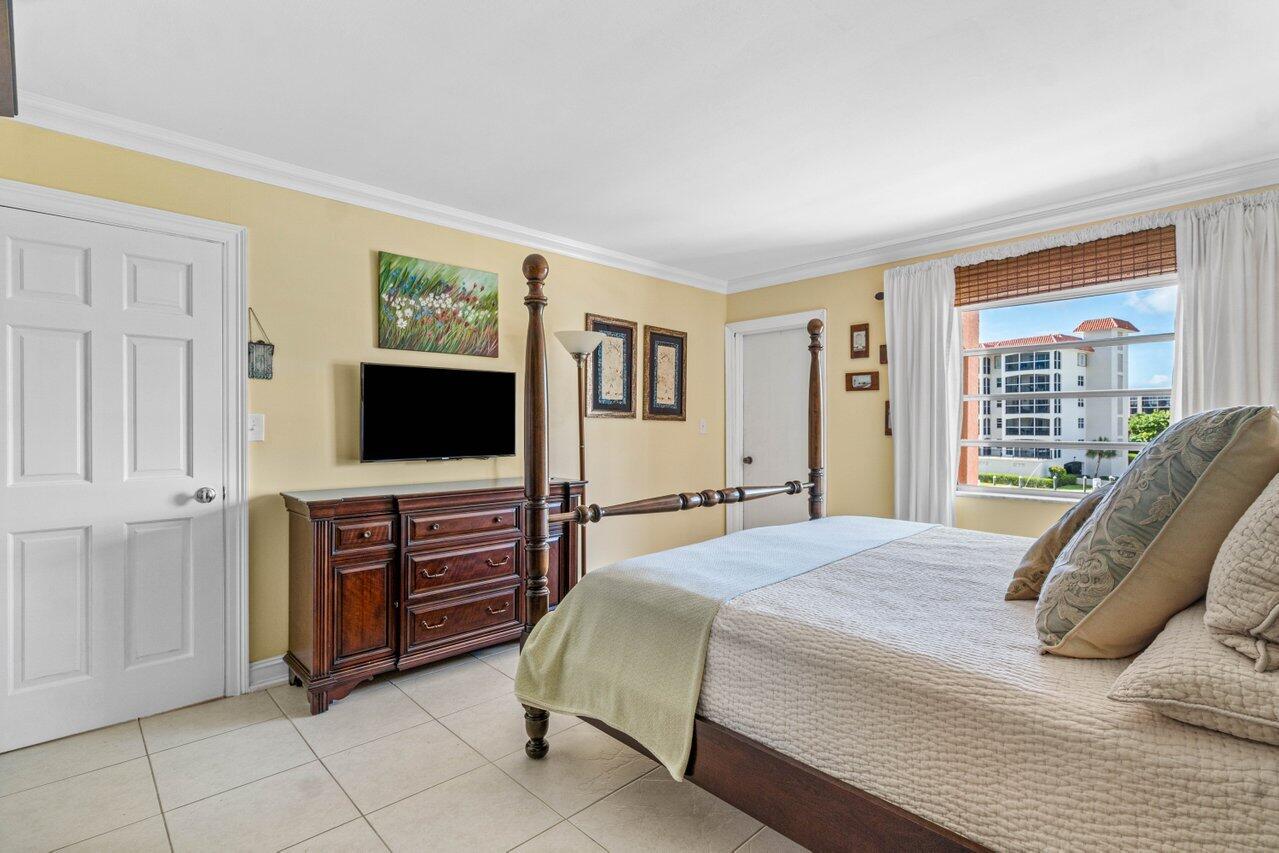 2871 N Ocean Boulevard V247