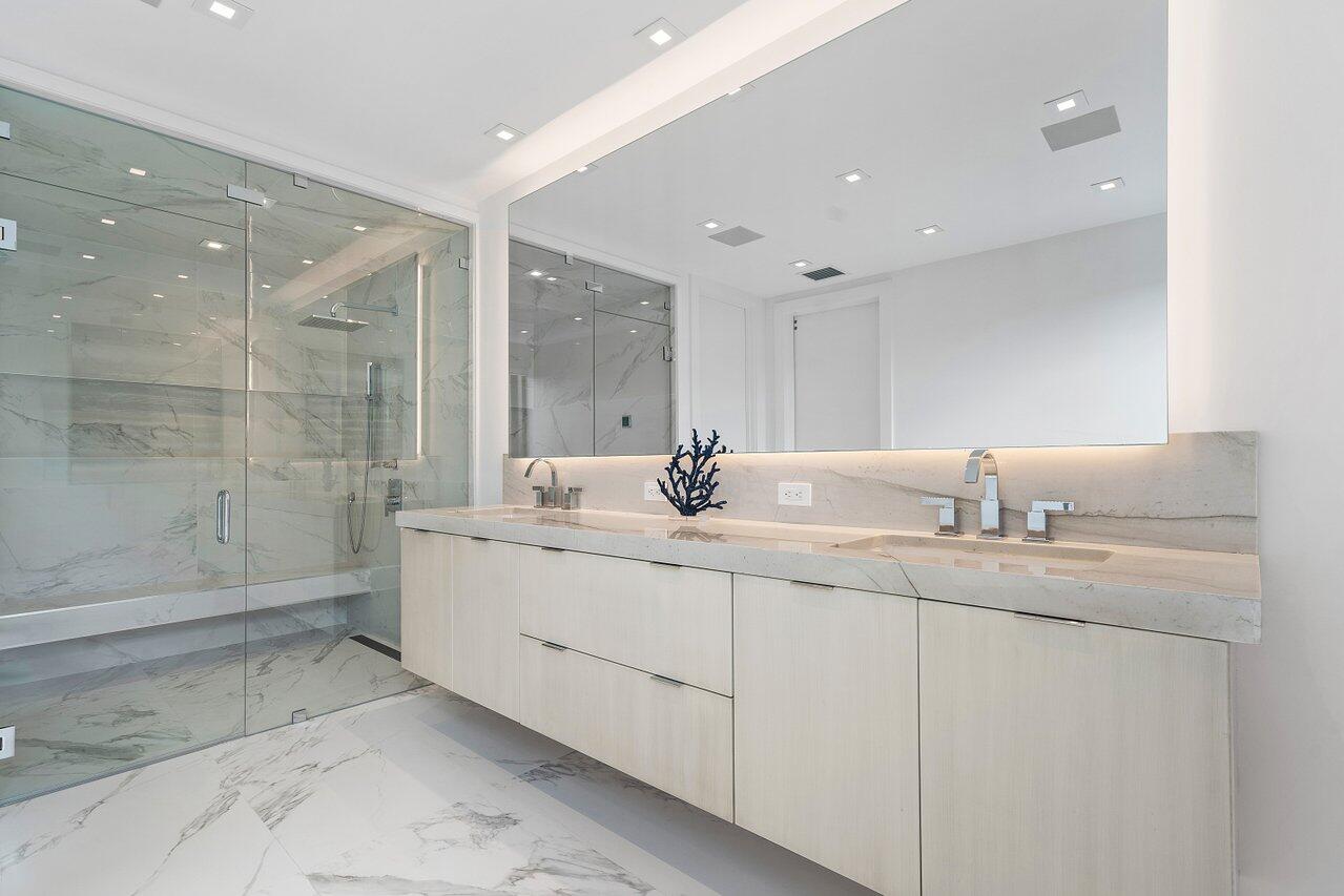 530 NE Wavecrest Way South