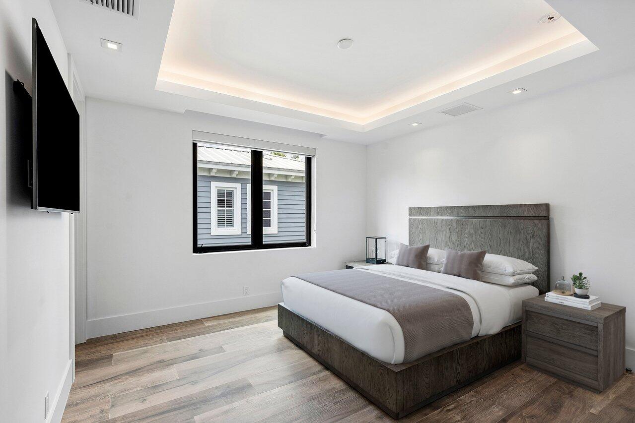 530 NE Wavecrest Way South