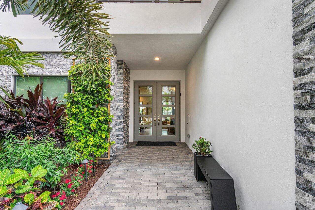 8581 Dearborn River Way