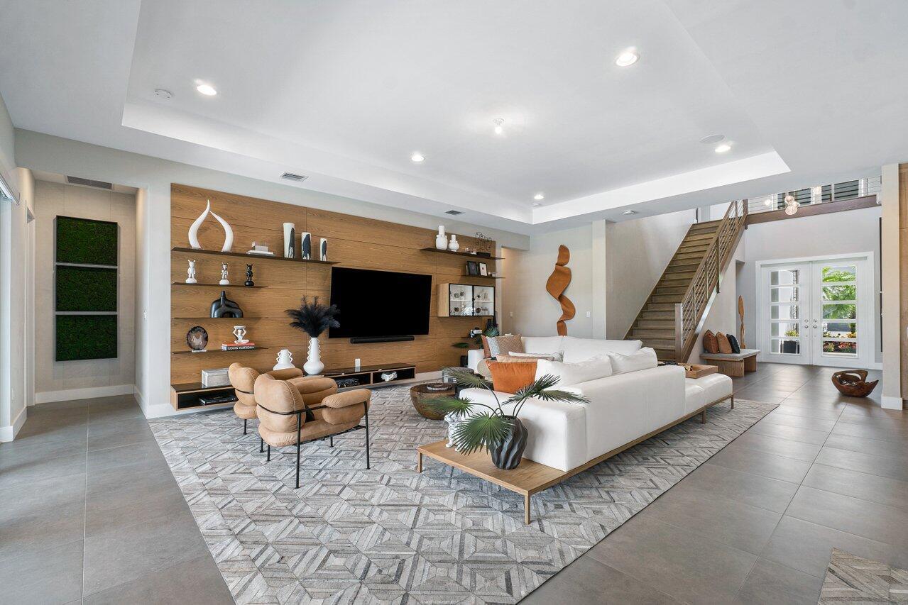 8581 Dearborn River Way