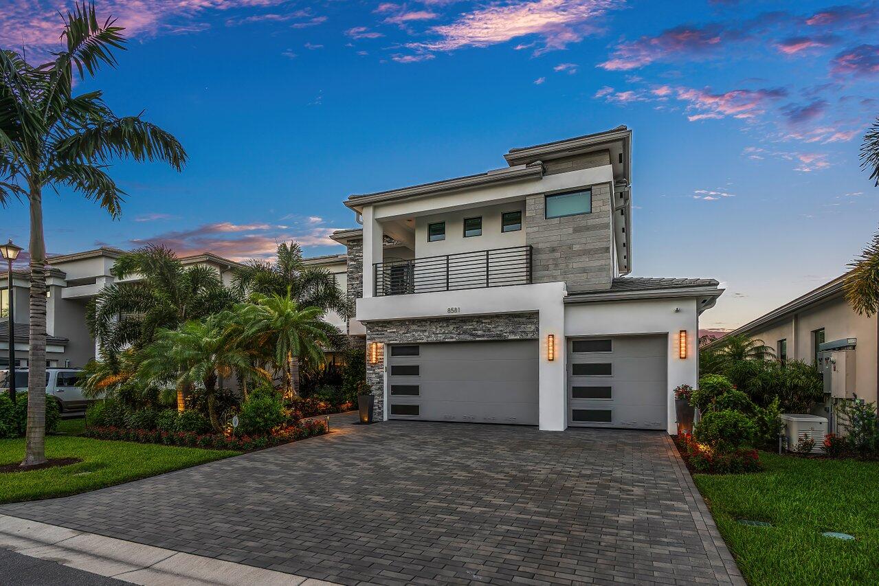 8581 Dearborn River Way