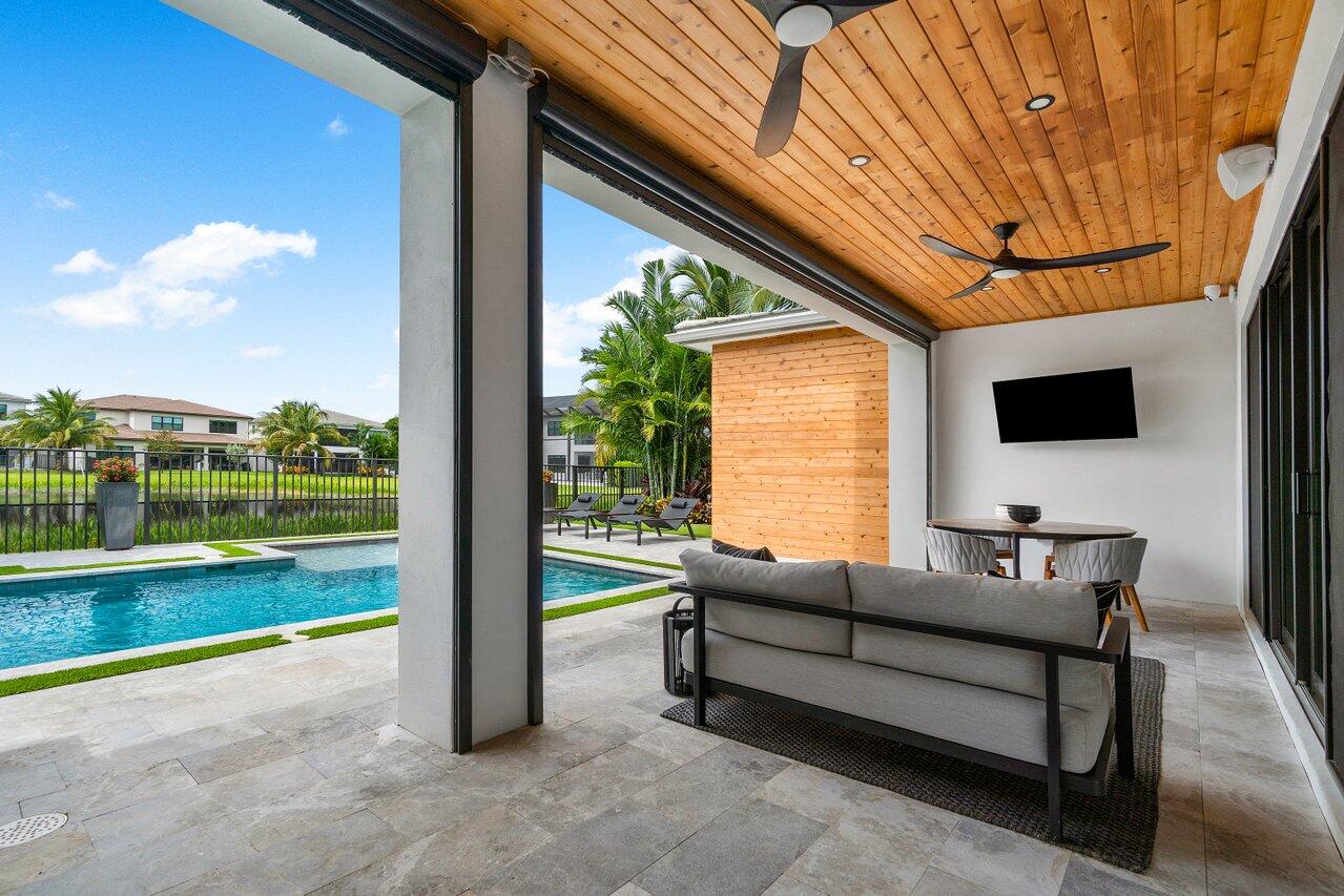 8581 Dearborn River Way