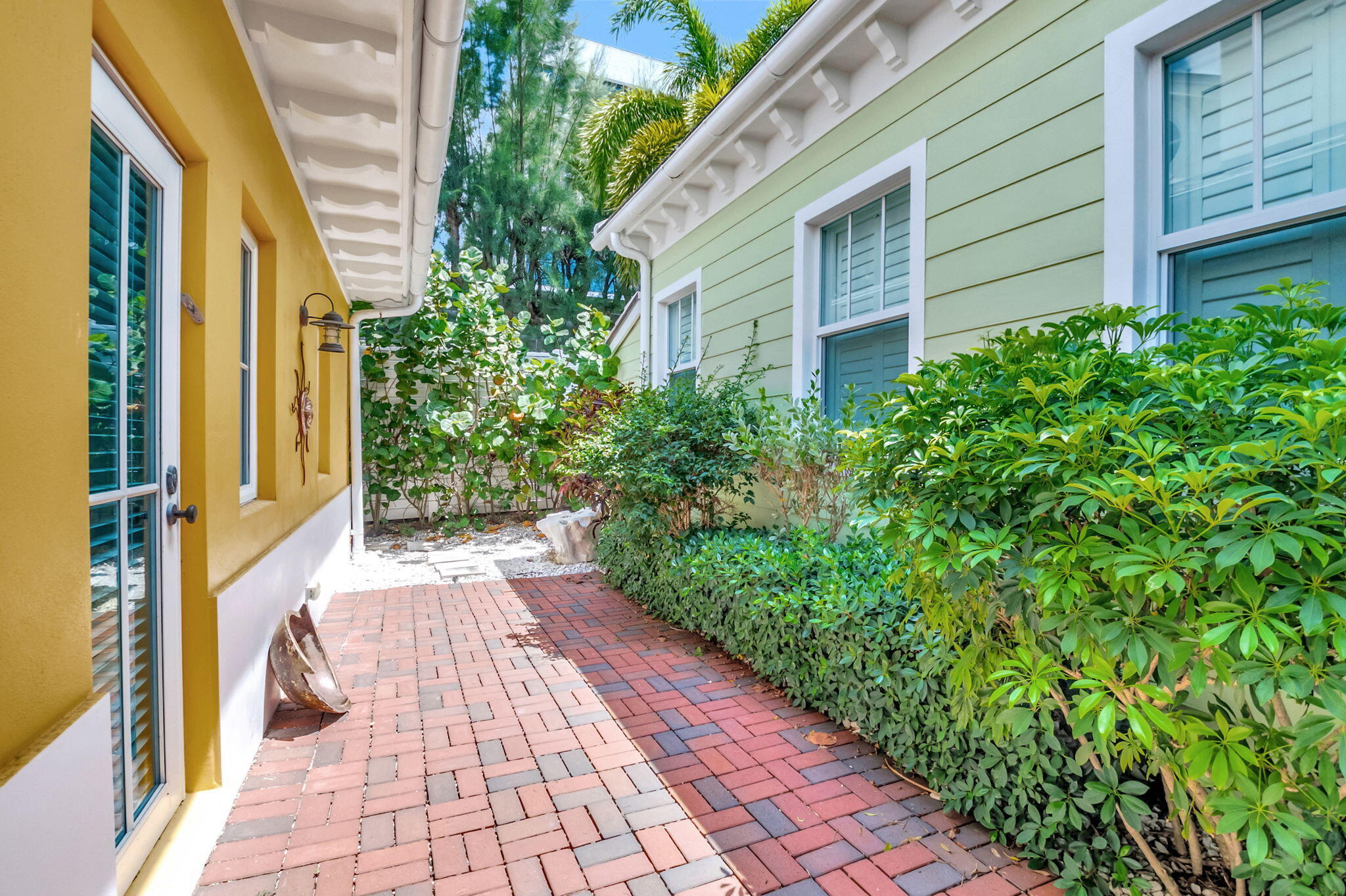 2225 S Ocean Boulevard 1