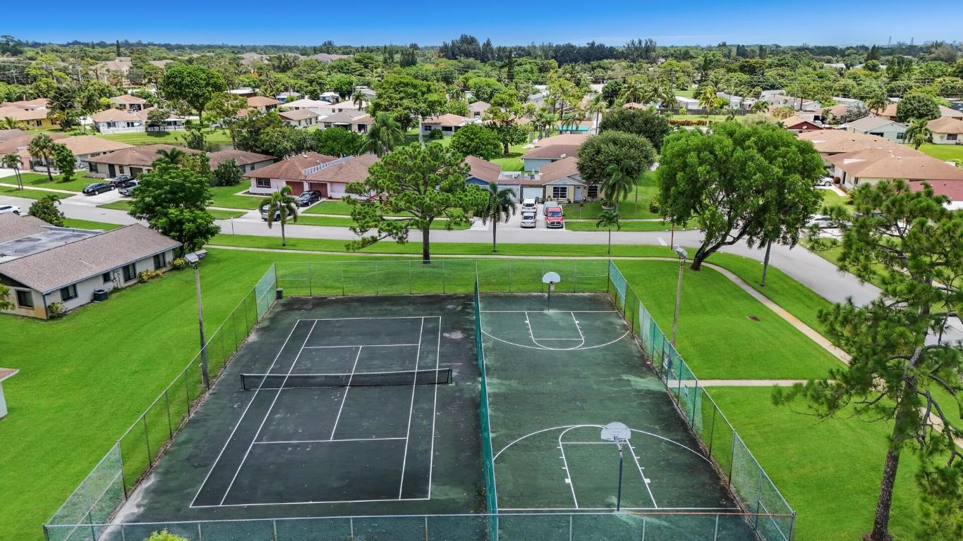 4942 Luqui Court 27a, West Palm Beach Unit: 27a