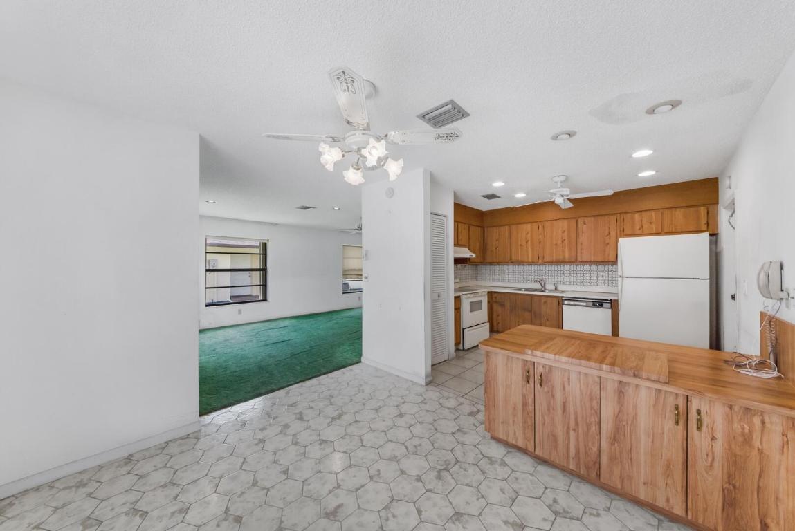 4942 Luqui Court 27a, West Palm Beach Unit: 27a