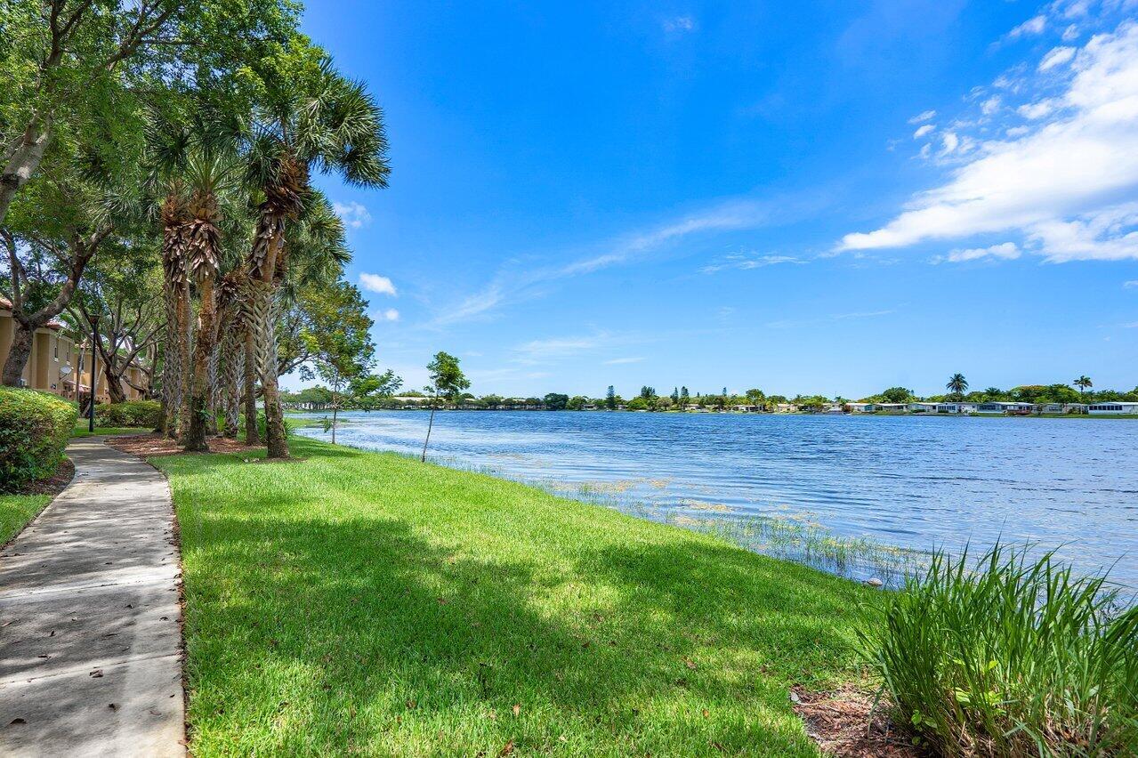 6877 Julia Gardens Drive, Coconut Creek