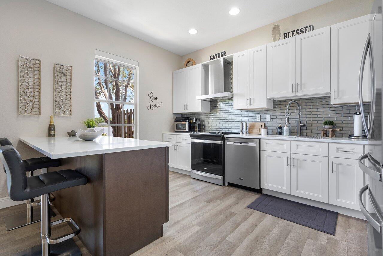 6877 Julia Gardens Drive, Coconut Creek