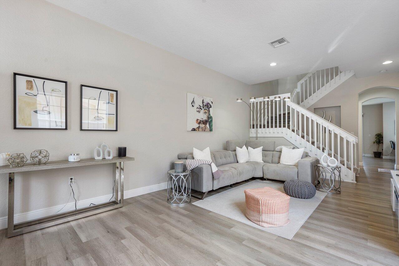 6877 Julia Gardens Drive, Coconut Creek