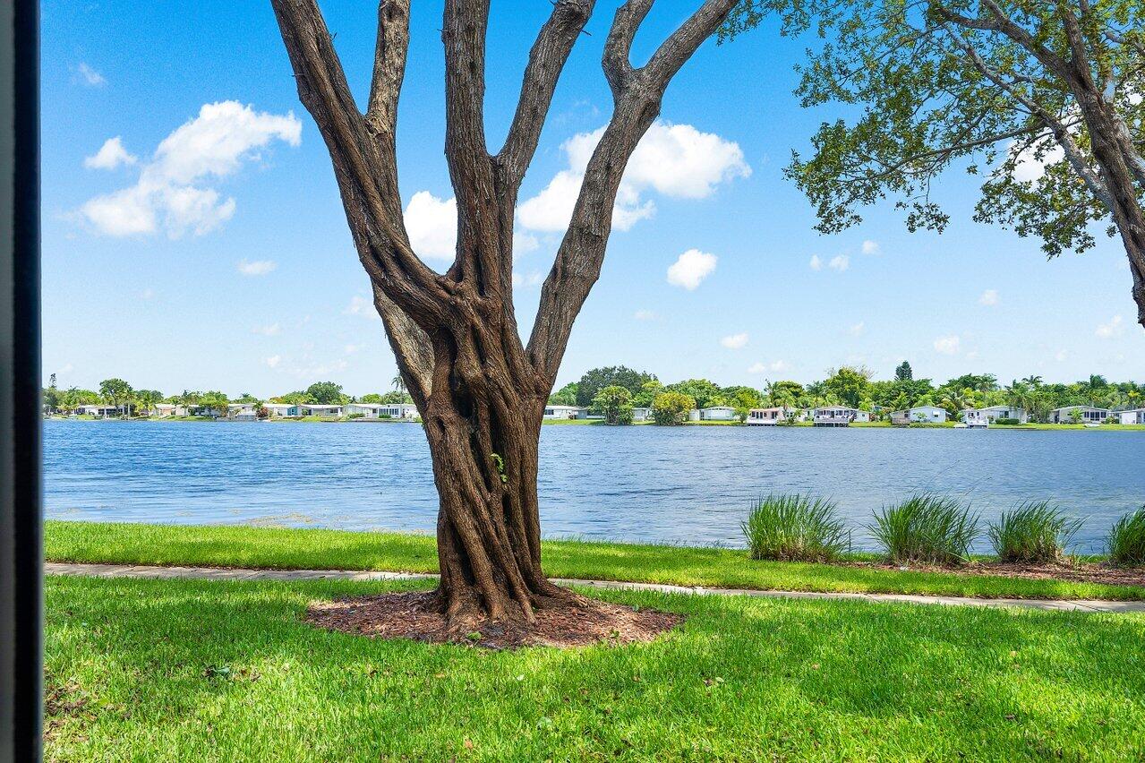 6877 Julia Gardens Drive, Coconut Creek