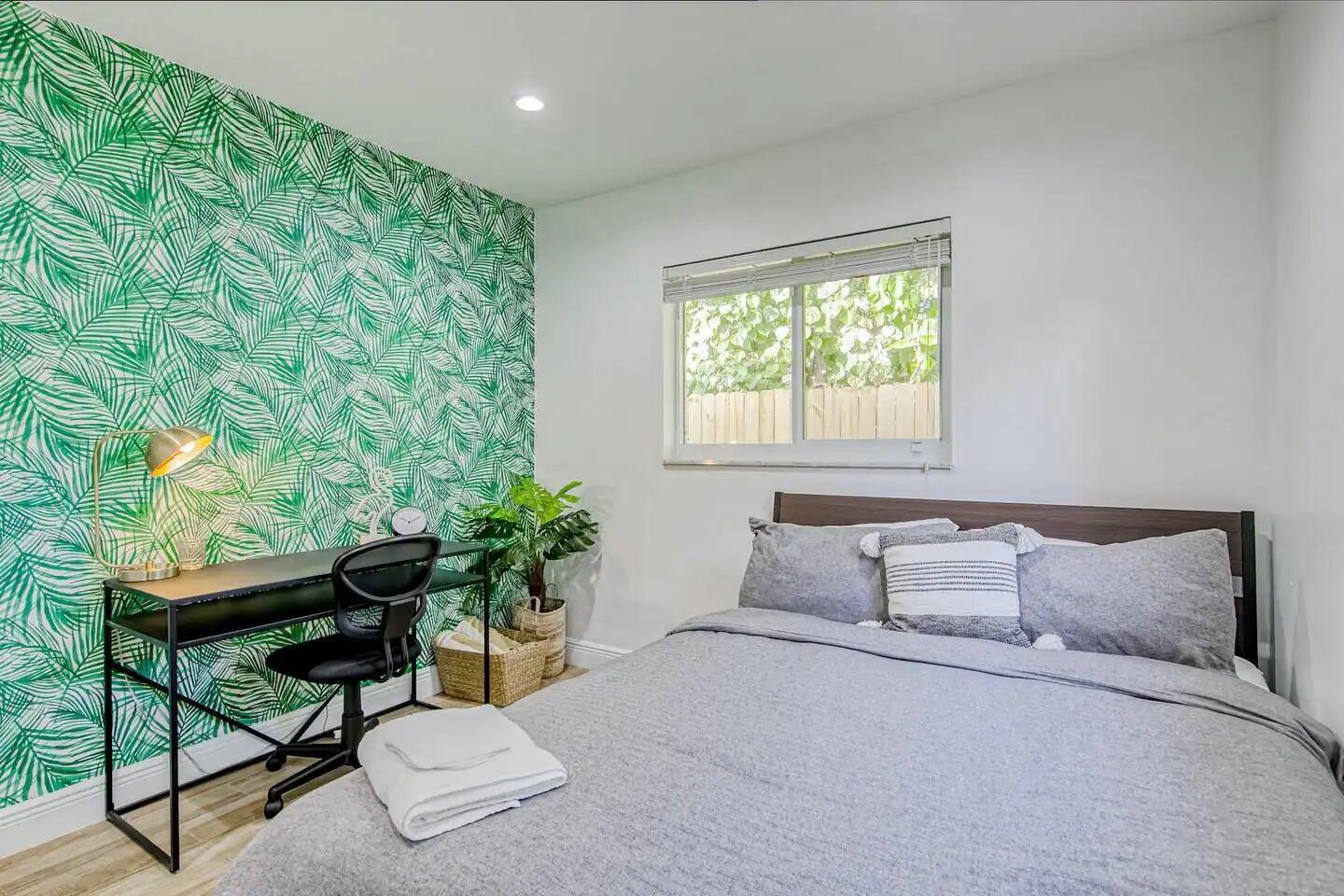 812 NE 17th Street 1-3