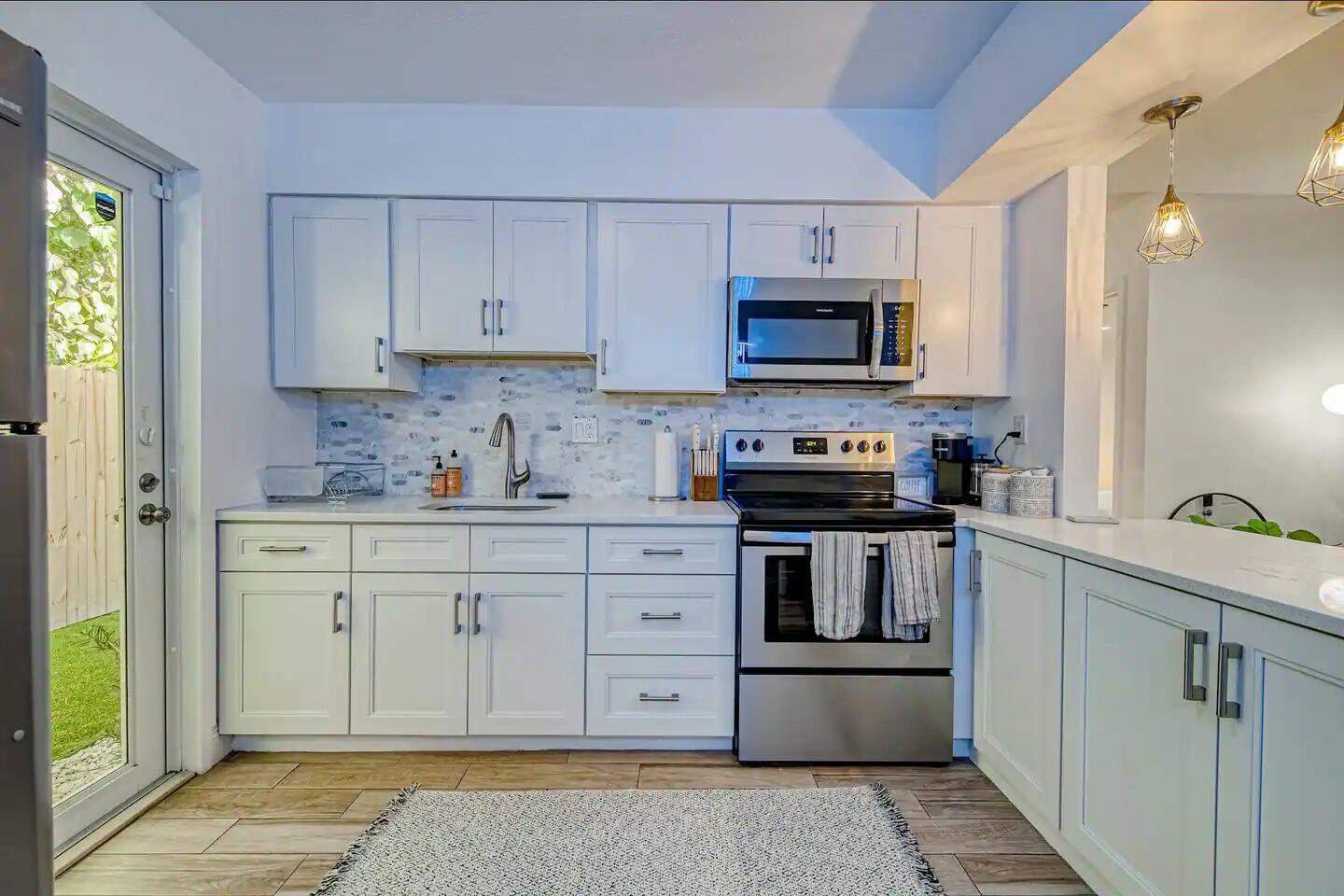 812 NE 17th Street 1-3