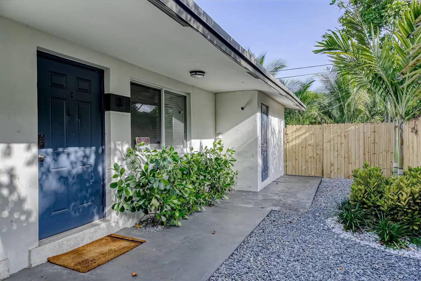 812 NE 17th Street 1-3