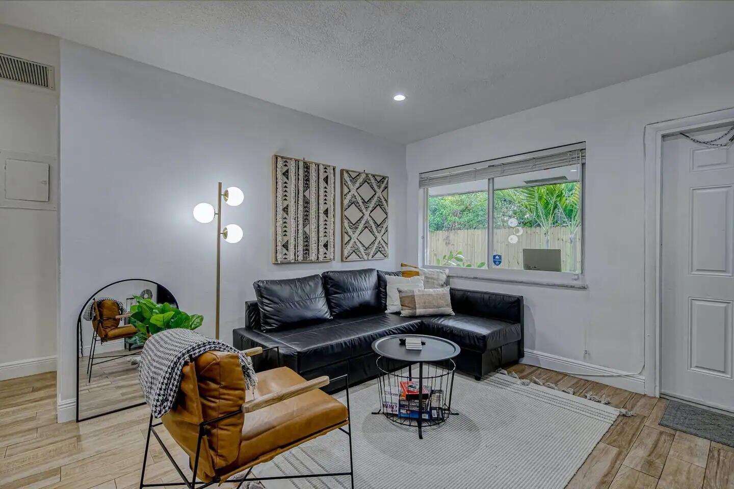 812 NE 17th Street 1-3