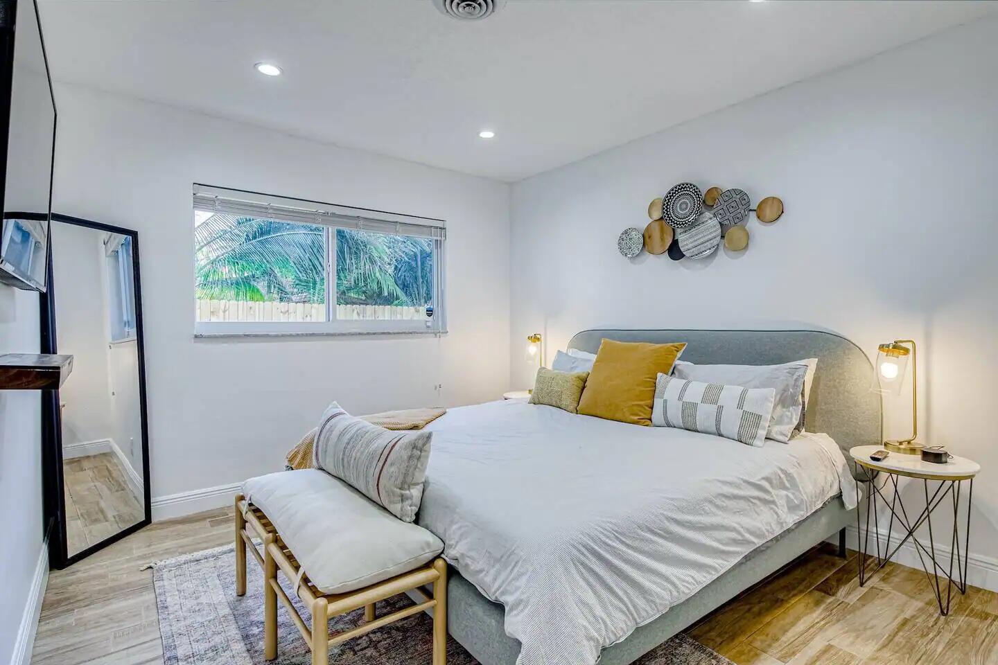 812 NE 17th Street 1-3