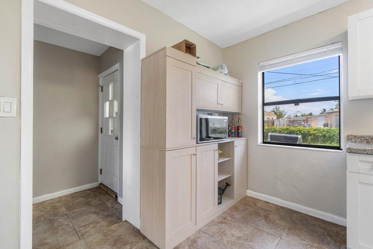 4219 Winchester Lane