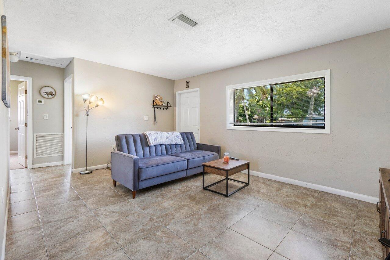 4219 Winchester Lane