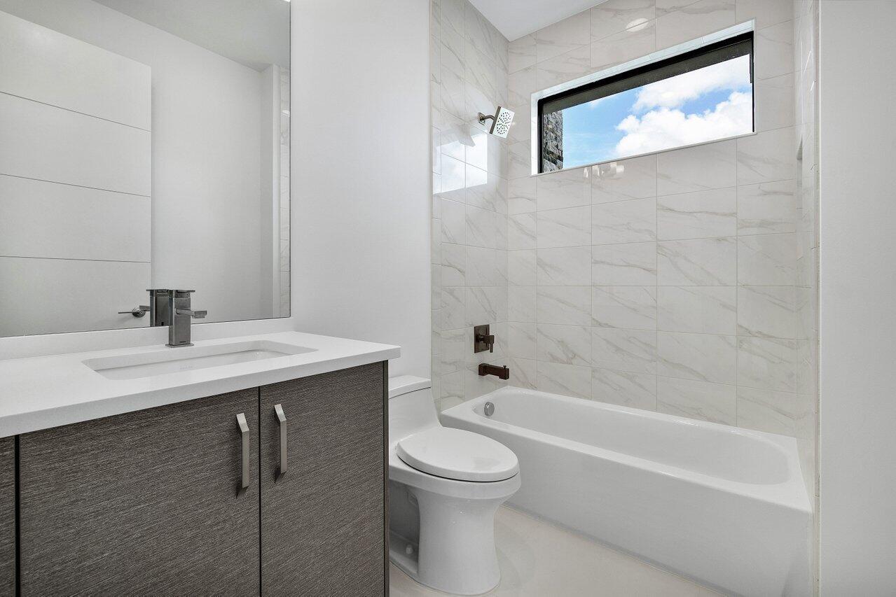 17128 Watersprite Lakes Road