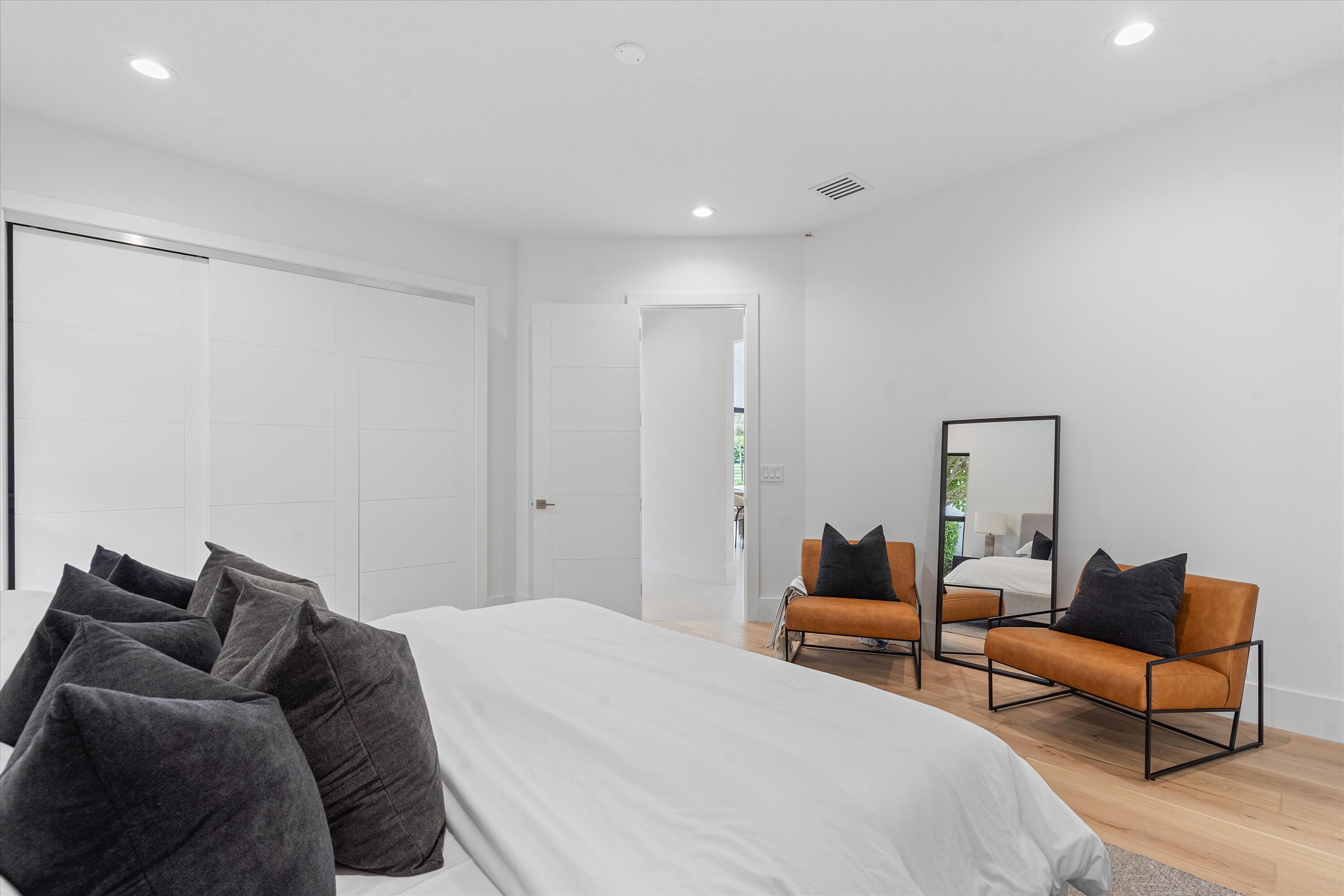 4816 Bocaire Boulevard