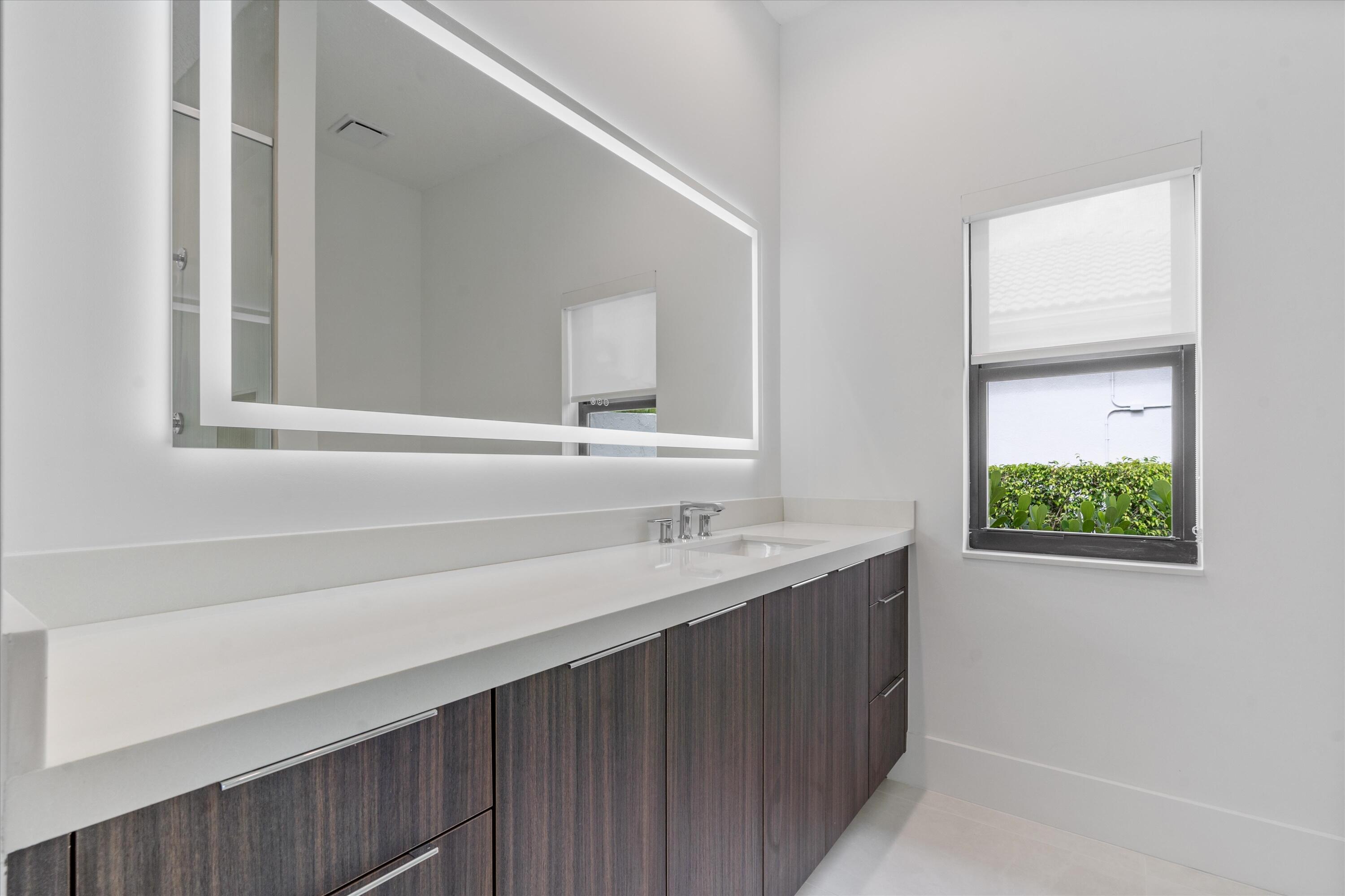 4816 Bocaire Boulevard