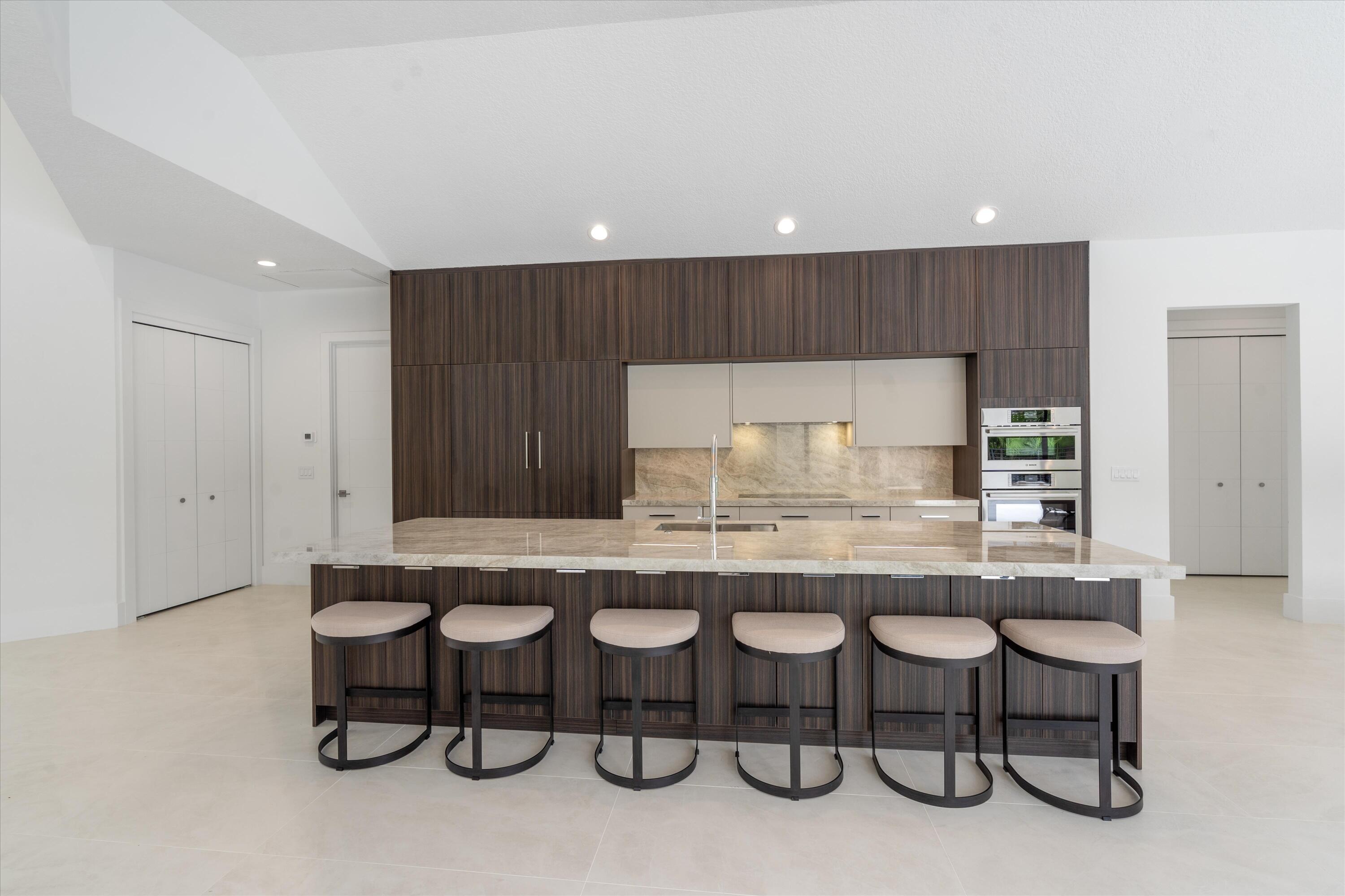 4816 Bocaire Boulevard