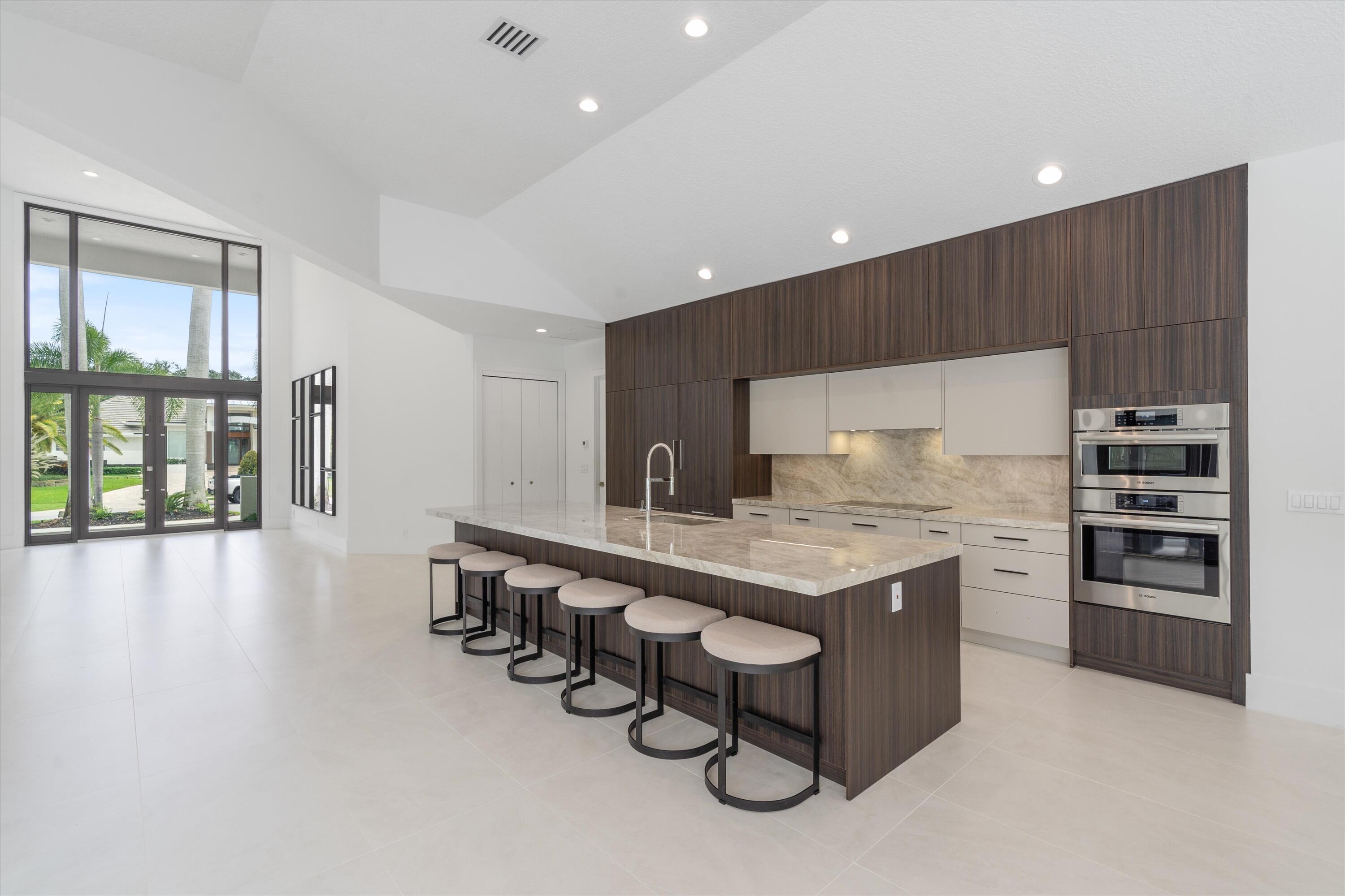 4816 Bocaire Boulevard